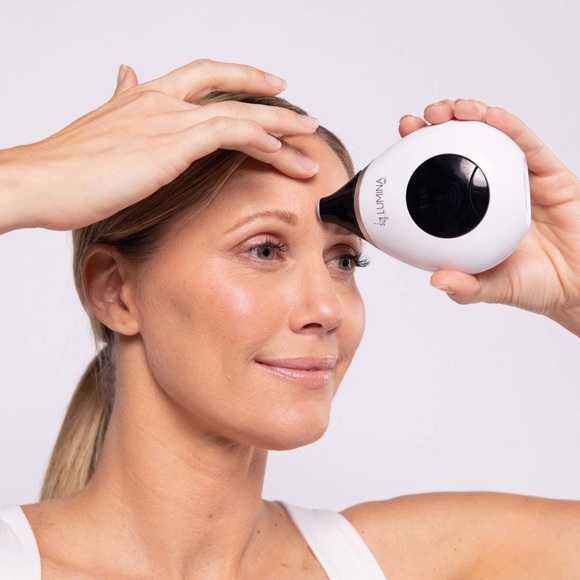 Microderm Device - Skin Exfoliation Treatment - Picture 3 of 9